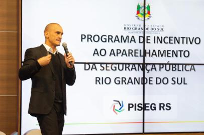 A Serra foi responsável por R$ 14 milhões dos R$ 60,8 milhões investidos, em dois anos, pelo Programa de Incentivo ao Aparelhamento da Segurança Pública (Piseg). Para dar transparência aos números, o delegado Antônio Salvador Lápis participou da reunião-almoço (RA) da  da Câmara de Indústria, Comércio e Serviços (CIC) de Caxias do Sul nesta segunda-feira (9).<!-- NICAID(15091240) -->