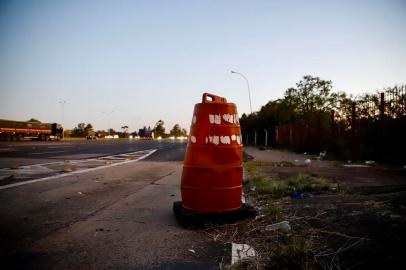 PORTO ALEGRE, RS, BRASIL, 09.05.2022: Antiga praça de pedágio da BR-290, em Eldorado do Sul, localizado no km 110 está abandonada desde julho de 2018. As obras estão previstas para o segundo semestre de 2022. Fotos: Camila Hermes/Agência RBS<!-- NICAID(15091592) -->