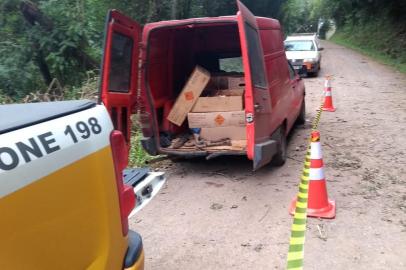 Carro é flagrado com 200kg de explosivos irregulares em Carlos Barbosa<!-- NICAID(15092000) -->