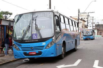 Ônibus estão circulando apenas nos horários de pico em Esteio<!-- NICAID(15092254) -->