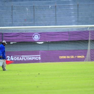 CAXIAS DO SUL, RS, BRASIL, 10/02/2022. Estádio Centenário, que será palco da final do futebol na 24ª Surdolimpíadas de Verão, no próximo domingo, já está recebendo os últimos preparativos.  (15/05). (Porthus Junior/Agência RBS)<!-- NICAID(15092386) -->