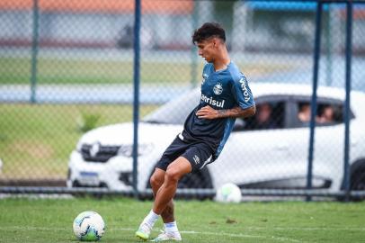 RS - FUTEBOL/TREINO GREMIO  - ESPORTES - Jogadores do Gremio realizam treino durante a tarde deste domingo, no Clube da Aeronautica, no Rio de Janeiro, na preparaÃ§Ã£o para o Campeonato Brasileiro 2020. FOTO: LUCAS UEBEL/GREMIO FBPANa foto: Ferreira, atacante do Grêmio<!-- NICAID(14711672) -->