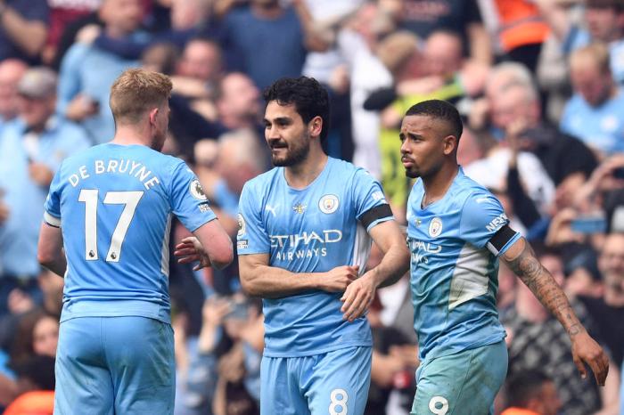 Empate eletrizante entre Manchester City e West Ham deixa título inglês em  aberto