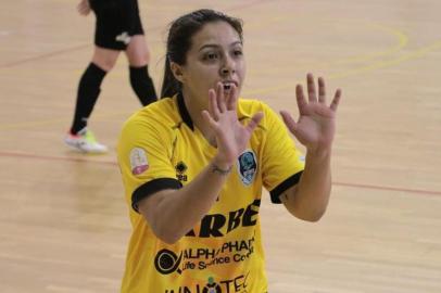 A equipe italiana de futsal feminino Marbel Bitonto encerrou sua participação na temporada europeia. A caxiense Diana Santos, quatro vezes campeã mundial com a Seleção Brasileira, foi destaque na equipe e conquistou o troféu de melhor atleta da temporada. <!-- NICAID(15104478) -->