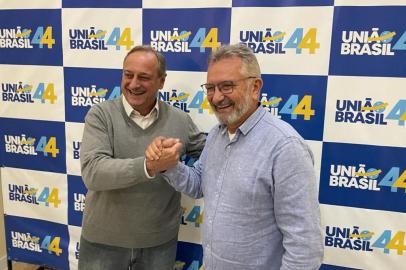 vieira da cunha, luiz carlos busato<!-- NICAID(15104643) -->