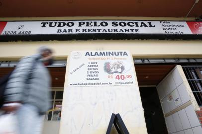 PORTO ALEGRE, RS, BRASIL, 30/05/2022-  Devido à inflação, valor da alaminuta do restaurante Tudo Pelo Social subiu para 40 reais. Foto: Jonathan Heckler / Agencia RBS<!-- NICAID(15110319) -->