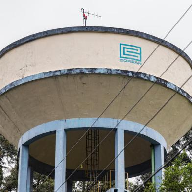 Santa Cruz do Sul, RS, BRASIL, 17/09/2019: Foto genérica de um reservatório da corsan. Bola ao centro sobre a corsan: reservatórios da Corsan em Santa Cruz do Sul. Cidade sofre com falta de água. (Foto: Omar Freitas / Agência RBS)<!-- NICAID(14252664) -->