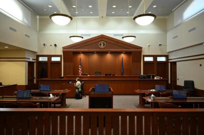 A view of the courtroom as jury deliberations continue in the Depp v. Heard trial at the Fairfax County Circuit Courthouse in Fairfax, Virginia, on May 31, 2022. - Actor Johnny Depp is suing ex-wife Amber Heard for libel after she wrote an op-ed piece in The Washington Post in 2018 referring to herself as a public figure representing domestic abuse. (Photo by JIM WATSON / POOL / AFP)Editoria: CLJLocal: FairfaxIndexador: JIM WATSONSecao: justice and rightsFonte: POOLFotógrafo: STF<!-- NICAID(15111085) -->