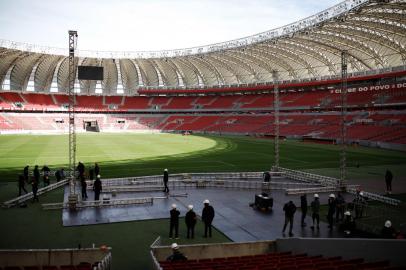 Porto Alegre, RS, Brasil - 31/05/2022 - Montagem palco Crie o Impossível. (Foto: Anselmo Cunha/Agência RBS)<!-- NICAID(15111207) -->