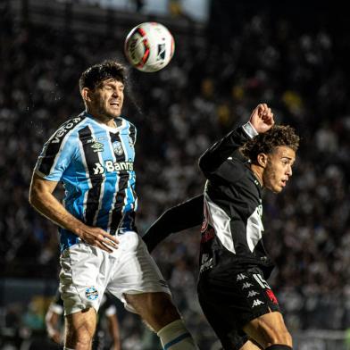 VASCO X GRÊMIORJ - SÉRIE B/VASCO X GRÊMIO - ESPORTES - Kannemann, do Grêmio, em partida contra o Vasco válida pela 10ª rodada da Série B do Campeonato Brasileiro 2022,   realizada no Estádio São Januário, na noite desta quinta-feira (02).    02/06/2022 - Foto: THIAGO MENDES/W9 PRESS/ESTADÃO CONTEÚDOEditoria: ESPORTESLocal: RIO DE JANEIROIndexador: THIAGO MENDESFonte: W9 PRESSFotógrafo: W9 PRESS<!-- NICAID(15114047) -->