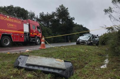 Acidente de trânsito deixa três mortos e um ferido em Flores da Cunha<!-- NICAID(15117046) -->