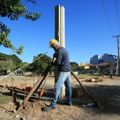 PORTO ALEGRE,RS,BARSIL.2022,06,03.Prefeitura faz cercamento do antigo terreno da Terreira da Tribo, na Rua João Alfredo, com Av.Érico Verissimo.(RONALDOD BERNARDI/AGENCIA RBS).<!-- NICAID(15114355) -->