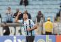 Grêmio ganha depois de 38 dias e cola no G-4