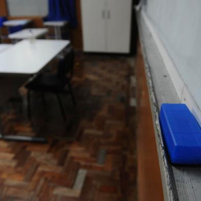 CAXIAS DO SUL, RS, BRASIL, 17/03/2022. Primeiro mês de aulas tem falta de professores e funcionários na rede pública de Caxias do Sul. Na foto, a Escola Estadual de Ensino Médio Maria Araci Trindade Rojas. (Bruno Todeschini/Agência RBS)<!-- NICAID(15043716) -->