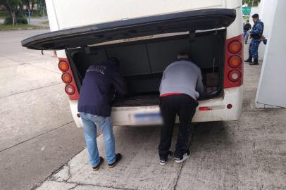 Veículo foi abordado durante blitz da Guarda Municipal de Uruguaiana. Foto: Guarda Municipal de Uruguaiana / Divulgação<!-- NICAID(15118399) -->