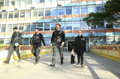 PORTO ALEGRE, RS, BRASIL, 14/06/2022- Operação da Polícia Civil contra fraudes na Empresa Gaúcha de Rodovias (EGR). Foto: Ronaldo Bernardi / Agencia RBS<!-- NICAID(15123505) -->