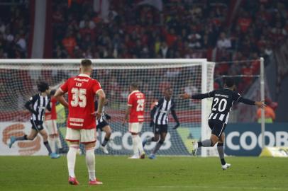 PORTO ALEGRE, RS, BRASIL, 19/06/2022- Inter x Botafogo: jogo válido pela 13ª rodada do Brasileirão. Foto: Anselmo Cunha/Agencia RBS<!-- NICAID(15127815) -->