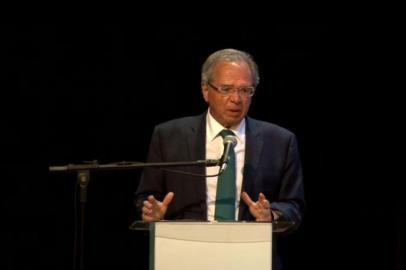 O ministro da Economia, Paulo Guedes, criticou nesta segunda-feira (20) a Diretoria Jurídica do Banco Nacional do Desenvolvimento Econômico e Social (BNDES) durante o evento de comemoração dos 70 anos da instituição financeira, no Rio de Janeiro. <!-- NICAID(15128339) -->