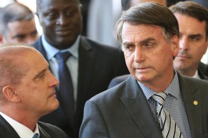 O presidente eleito Jair Bolsonaro fala à  imprensa, no Centro Cultural do Banco do Brasil (CCBB), em Brasília<!-- NICAID(15128447) -->