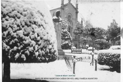 Neve em Caxias, 1941, Praça Dante Alighieri, Reno Mancuso<!-- NICAID(9713492) -->