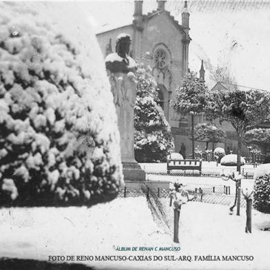 Neve em Caxias, 1941, Praça Dante Alighieri, Reno Mancuso<!-- NICAID(9713492) -->