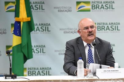 17/03/2022 - Coletiva de Imprensa - Novo ENEM. Na foto, o ministro Milton Ribeiro, ao lado do  secretário-executivo, Victor Godoy.  Fotos: Luis Fortes/MEC/Divulgação<!-- NICAID(15053174) -->