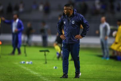 Gremio x CSAFUTEBOL/CAMPEONATO BRASILEIRO 2022 /GREMIO X CSA - ESPORTES - Lance da partida entre Gremio e CSA disputada na noite desta quinta-feira, no EstÃ¡dio Rei Pele, em Maceio, em partida valida pela Campeonato Brasileiro 2022. FOTO: LUCAS UEBEL/GREMIO FBPAEditoria: SPOLocal: MaceioIndexador: Lucas UebelSecao: futebolFonte: Gremio.netFotógrafo: Gremio x CSA<!-- NICAID(15131414) -->