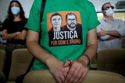 Relatives and friends of Brazilian indigenous expert Bruno Pereira attend his funeral at the Morada da Paz Cemetery in Paulista, Pernambuco state, Brazil, on June 24, 2022. - The bodies of British journalist Dom Phillips and Indigenous expert Bruno Pereira were handed over to their families Thursday, nearly two and half weeks after they were killed in Brazils Amazon. Phillips, 57, and Pereira, 41, were shot while returning from an expedition in the Javari Valley, a remote region of the rainforest. (Photo by BRENDA ALCANTARA / AFP)<!-- NICAID(15131908) -->