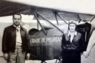 Joaquim e o seu Cidade de Pelotas voaram de Pelotas ao Rio de Janeiro. Em 1943, a viagem teve quatro escalas e demorou 13h14m, ao lado de Joaquim e seu avião a esposa do aviador, Elda Neutzling Fonseca.<!-- NICAID(15132080) -->