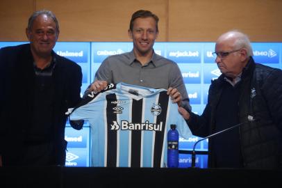 PORTO ALEGRE, RS, BRASIL - 2022.06.27 - Grêmio apresenta Lucas Leiva como reforco para a série B. (Foto: André Ávila/ Agência RBS)Indexador: Andre Avila<!-- NICAID(15133548) -->