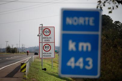 Porto Alegre, RS, Brasil, 28/06/2022 - Novos pardais vão entrar em funcionamento nas rodovias do RS. Na foto: BR-386 (Canoas) - Foto: Anselmo Cunha/Agência RBS<!-- NICAID(15134510) -->