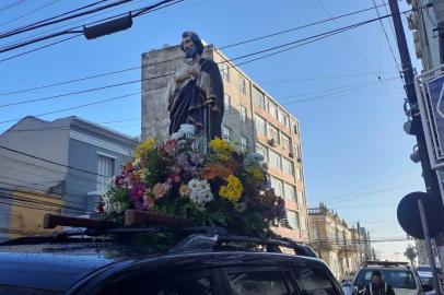 *A PEDIDO DE ELANA MAZON* 286ª edição da festa de São Pedro, em Rio Grande, no sul do Estado, tem procissão, missa campal e até anchova assada - Foto: Felipe Backes/Agência RBS<!-- NICAID(15135455) -->