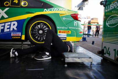 NOVA SANTA RITA, RS, BRASIL, 30.06.2022: bastidores da etapa da Stock Car no Velopark. Foto: Camila Hermes/Agência RBS<!-- NICAID(15137179) -->