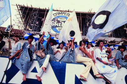 coligay , torcida organizada , gremio , estadio olimpico, porto alegre<!-- NICAID(10471222) -->