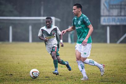 no campo da randon, a equipe alviverde goleou o time de santa maria por 5 a 1 e está nas quartas de final do gauchão sub-20<!-- NICAID(15132281) -->