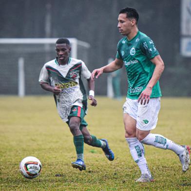 no campo da randon, a equipe alviverde goleou o time de santa maria por 5 a 1 e está nas quartas de final do gauchão sub-20<!-- NICAID(15132281) -->