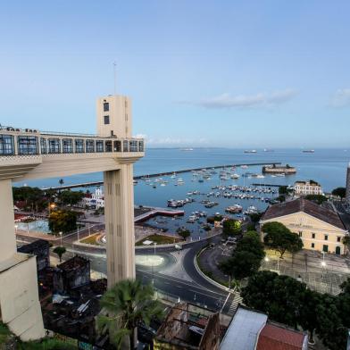 Salvador, Bahia, com o Elevador Lacerda em primeiro plano <!-- NICAID(13507901) -->