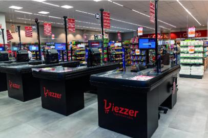 Viezzer Supermercados<!-- NICAID(15141750) -->