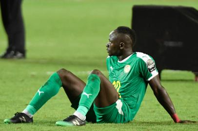 Senegals forward Sadio Mane reacts to the defeat during the 2019 Africa Cup of Nations (CAN) Final football match between Senegal and Algeria at the Cairo International Stadium in Cairo on July 19, 2019. (Photo by Khaled DESOUKI / AFP)Editoria: SPOLocal: CairoIndexador: KHALED DESOUKISecao: soccerFonte: AFPFotógrafo: STF<!-- NICAID(15144422) -->