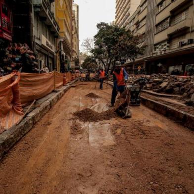 Avançam as obras de revitalização do Quadrilátero Central de Porto Alegre na rua Otávio Rocha. <!-- NICAID(15144519) -->