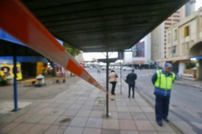 11/07/2022 - PORTO ALEGRE, RS - Quinze linhas de ônibus que partiam da Praça Parobé terão terminais alterados a partir de segunda-feira em Porto Alegre. FOTO: Lauro Alves / Agência RBS<!-- NICAID(15145639) -->