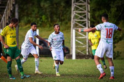 no campo da randon, verdão venceu a equipe de erechim por 3 a 1 e classificou-se às semifinais do gauchão sub-20<!-- NICAID(15146231) -->