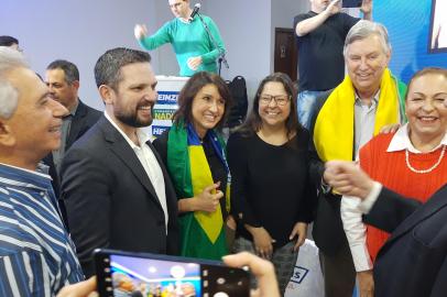 *A PEDIDO DE BRUNO PANCOT* Pré-candidato a governador Luis Carlos Heinze (PP) reúne militância durante ato político em Esteio - Foto: PP/Divulgação<!-- NICAID(15146436) -->