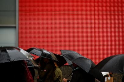 Porto Alegre, RS, Brasil, 15/07/2022 - Clima na capital. Tempo fechado com chuva e frio segue em Porto Alegre. Foto: Jonathan Heckler / Agencia RBS<!-- NICAID(15149663) -->