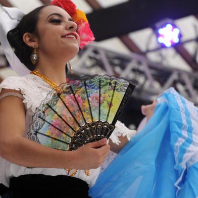 NOVA PETRÓPOLIS, RS, BRASIL, 16/07/2022 - Festival Internacional de Folclore movimenta a cidade de colonização alemã na Serra Gaúcha. Apresentações ocorem na Rua coberta. NA FOTO: Ballet Folklórico Pumas, do México. (Marcelo Casagrande/Agência RBS)<!-- NICAID(15150825) -->