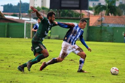 Avenida e Esportivo se enfrentam no primeiro jogo da final da Divisão de Acesso, no Estádio dos Eucaliptos, em Santa Cruz do Sul.<!-- NICAID(15151206) -->