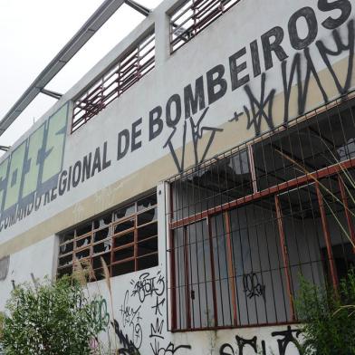 CAXIAS DO SUL, RS, BRASIL, 11/03/2022. Com previsão de reativação para julho deste ano, quartel dos bombeiros da Zona Norte de Caxias volta a não ter previsão de recuperação das instalações, danificadas por vandalismo, para retomar operações no local. (Bruno Todeschini/Agência RBS)<!-- NICAID(15039445) -->