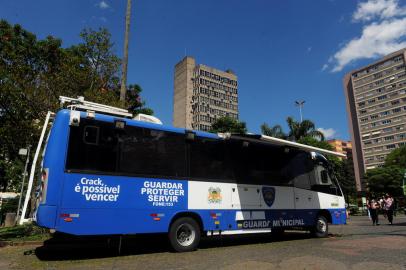 CAXIAS DO SUL, RS, BRASIL, 28/10/2021 -atualizada do ônibus da Guarda Municipal na Praça Dante. Matéria é sobre o impacto do veículo nesse último mês no local.  . (Marcelo Casagrande/Agência RBS)<!-- NICAID(14927102) -->