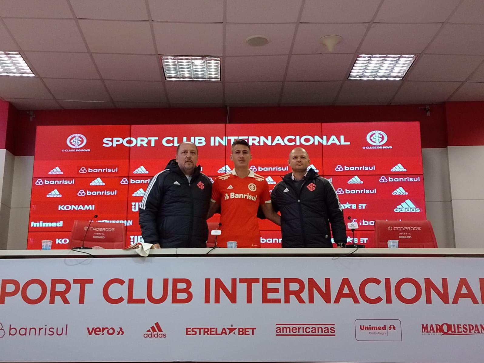 Internacional acerta a chegada do atacante Wesley Moraes