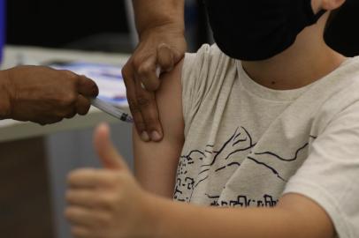 Vacinação infantil contra a covid-19 de crianças de 10 anos ou mais, no Planetário, no bairro da Gávea, zona sul da cidade.Local: Rio de JaneiroIndexador: Tânia Rêgo/Agência BrasilFotógrafo: Repórter Fotográfico<!-- NICAID(15152278) -->